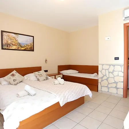 Studio Duce 16407c Dugi Rat